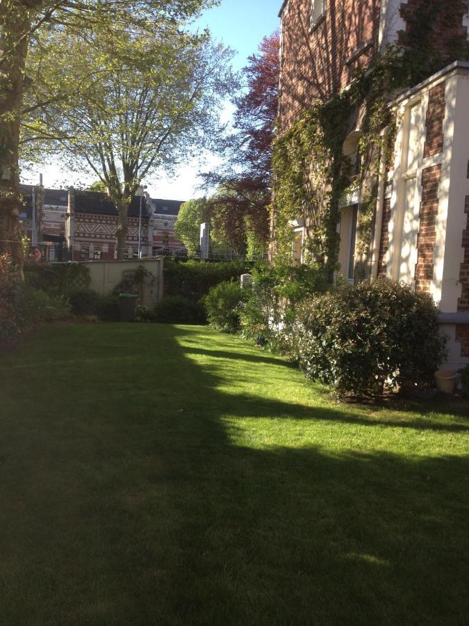 Armentières Krisko Parking Prive Et Clos מראה חיצוני תמונה
